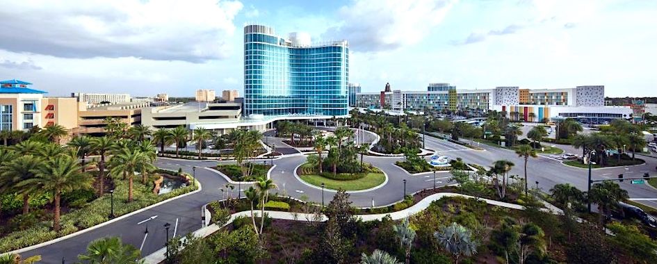 Find the best hotels near your favorite destinations Image