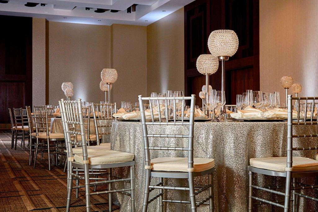 15 Top Hotels in Sacramento near Mirage Banquet Hall