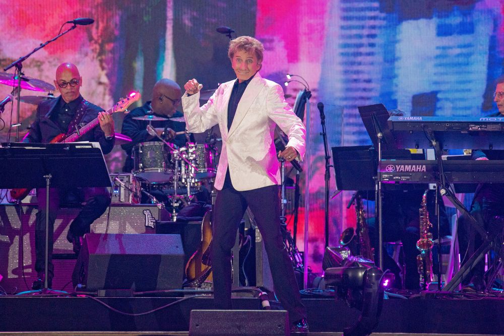 11 Best Hotels near Barry Manilow Concert 2025 in Las Vegas