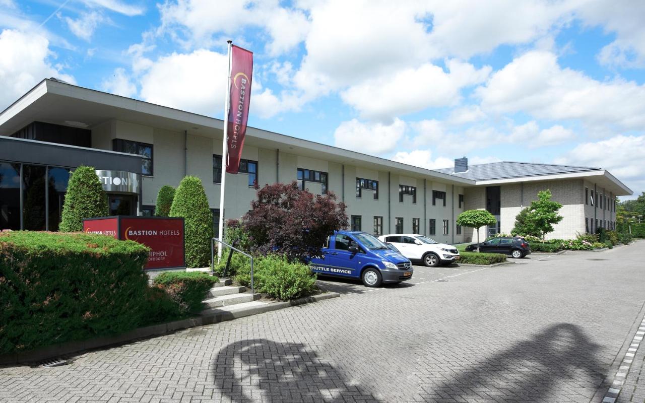 7 Top Hotels in Amsterdam near Schiphol Airport with Free Parking