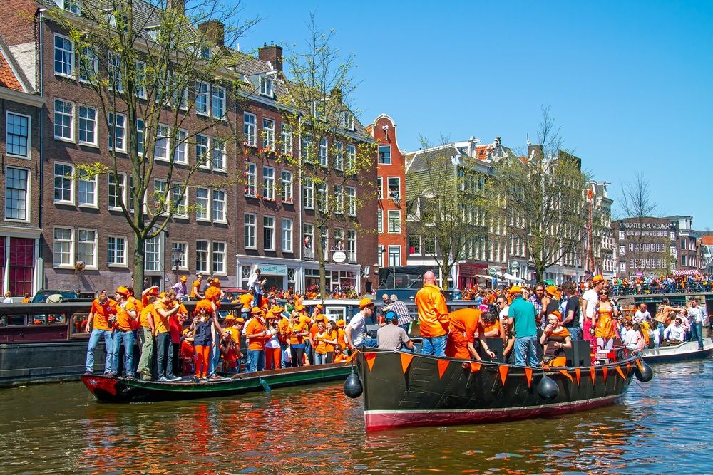 15 Best Hotels in Amsterdam near King’s Day 
