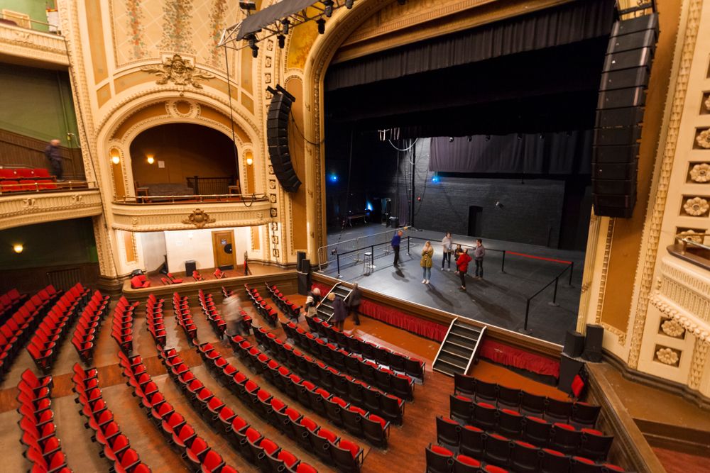 13 Best Hotels in Winnipeg near Burton Cummings Theatre