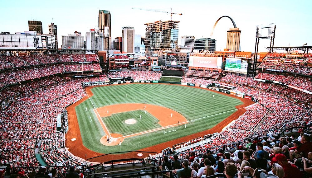 13 Top Hotels in St Louis near Busch Stadium with Pool