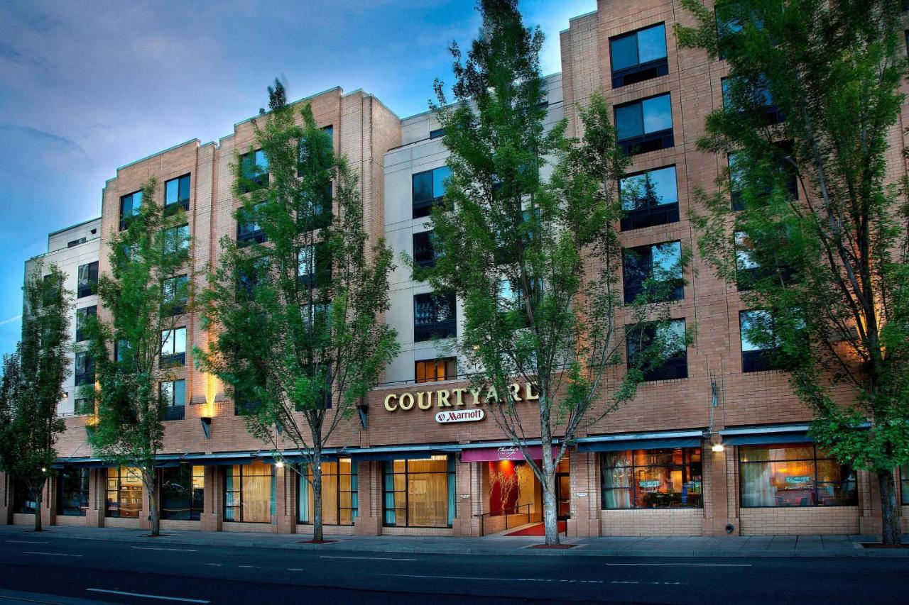 Find the best hotels near your favorite destinations Image