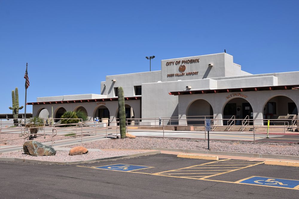 10 Top Hotels in Phoenix near Deer Valley Airport