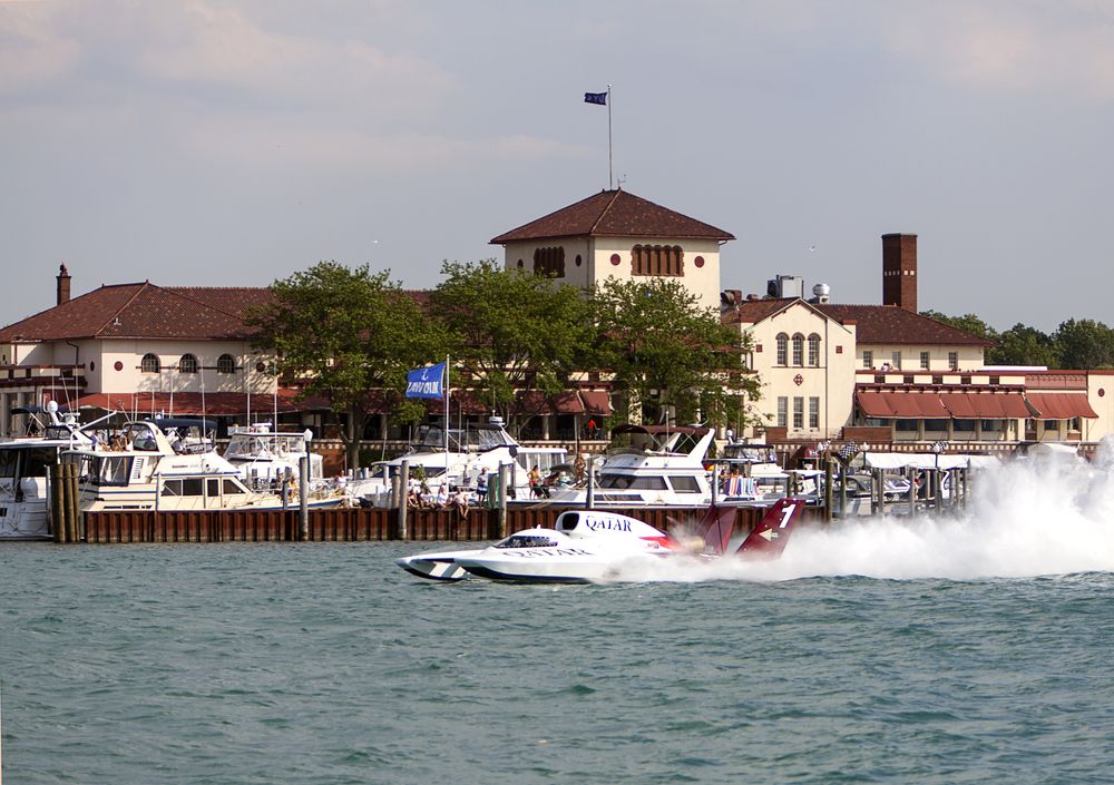 15 Top Hotels near Detroit Yacht Club