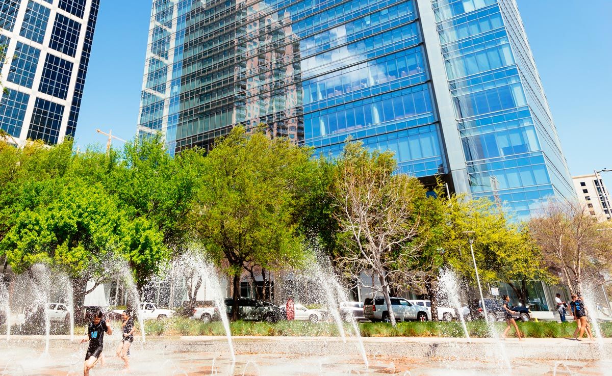 15 Best Hotels near Greenway Plaza Houston