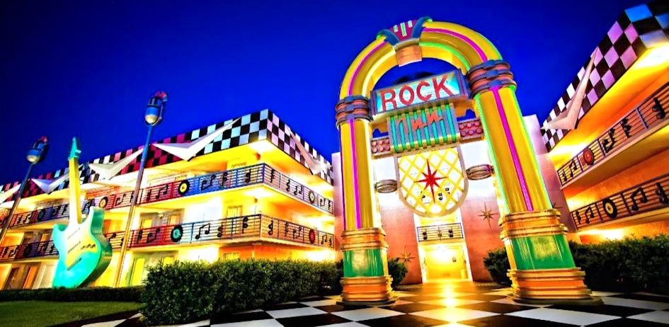 Find the best hotels near your favorite destinations Image