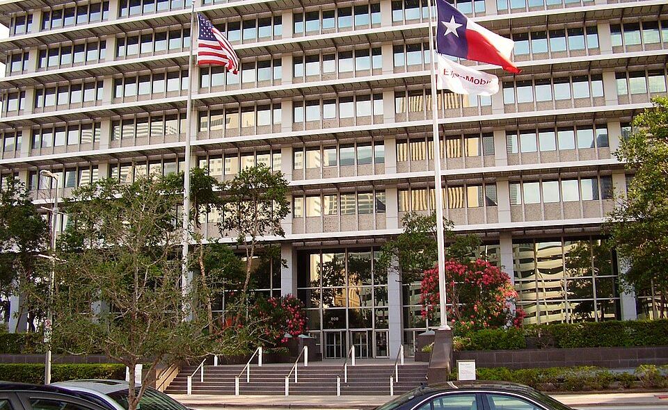 14 Best Hotels near ExxonMobil Houston Campus