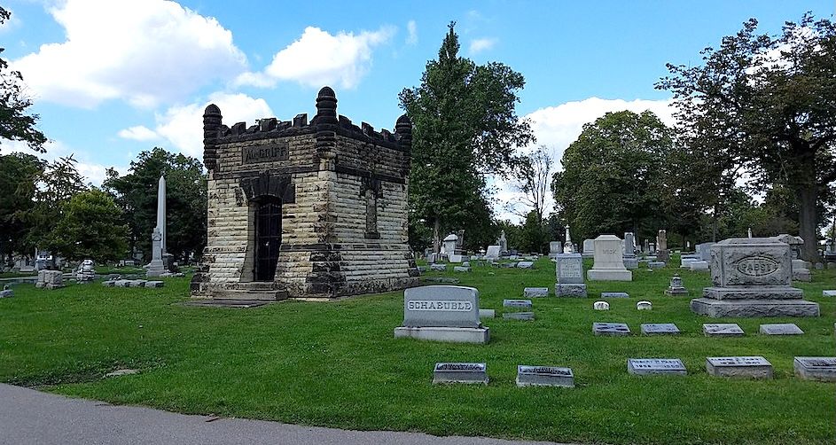5 Top Hotels in Cincinnati near Greenwood Cemetery