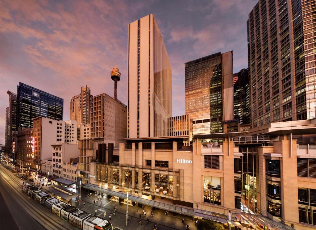 Find the best hotels near your favorite destinations Image