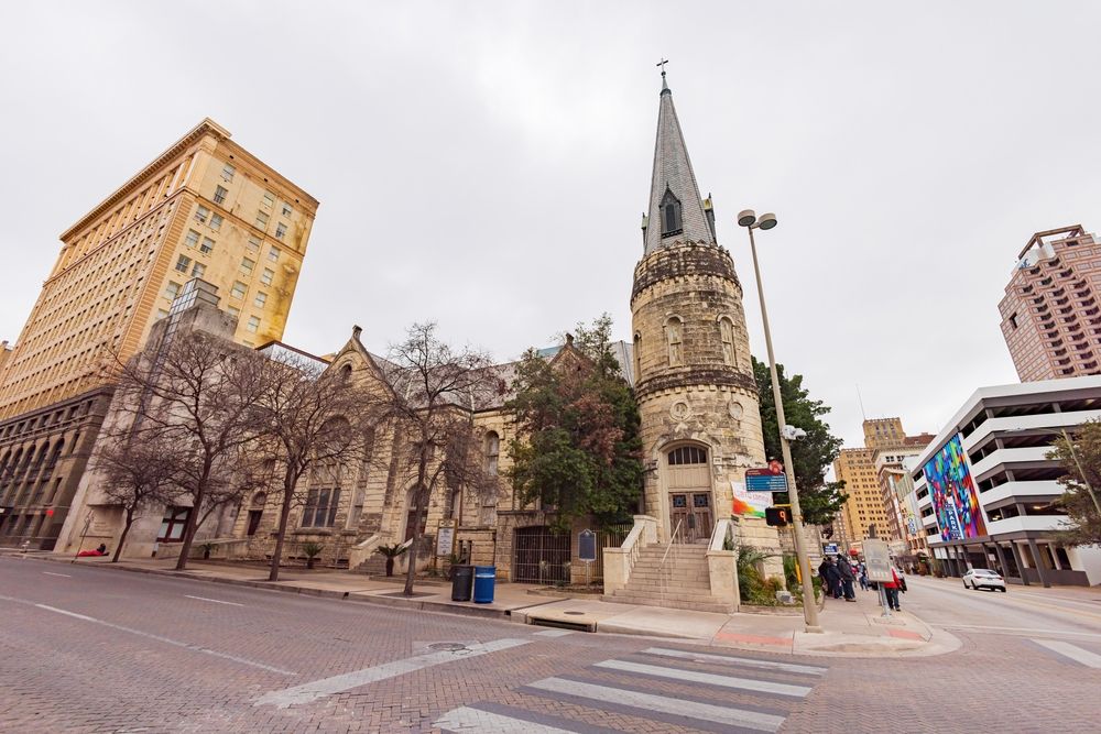 15 Best Hotels in San Antonio near Travis Park