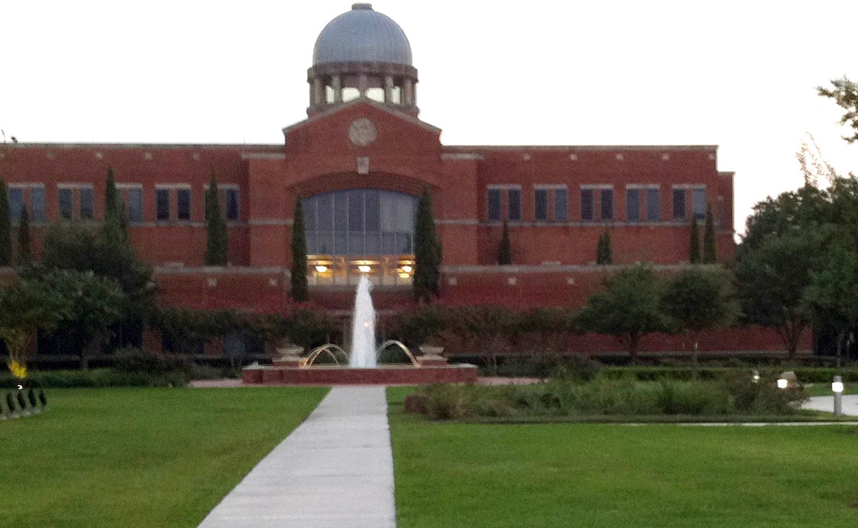 15 Best Hotels near Houston Christian University