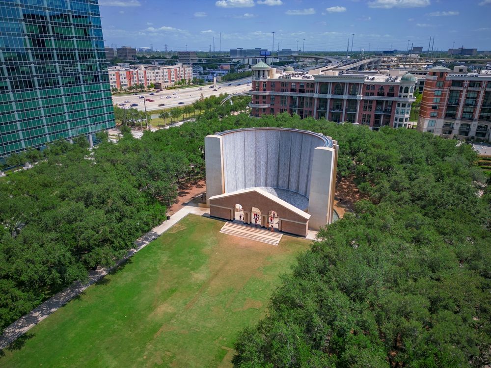 15 Best Hotels near Water Wall Houston
