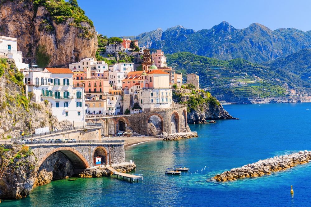 Find the best hotels near your favorite destinations Image