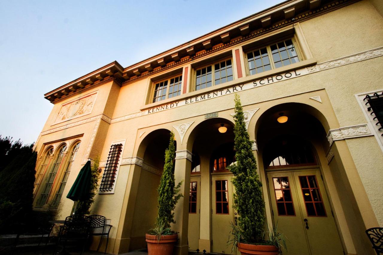 Find the best hotels near your favorite destinations Image