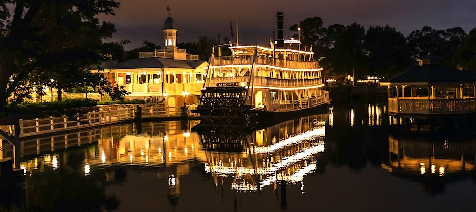 Find the best hotels near your favorite destinations Image