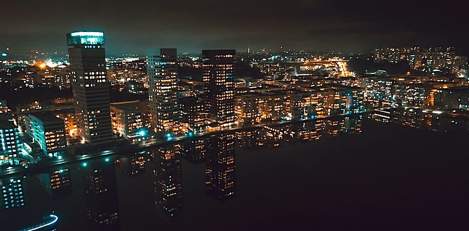 Find the best hotels near your favorite destinations Image