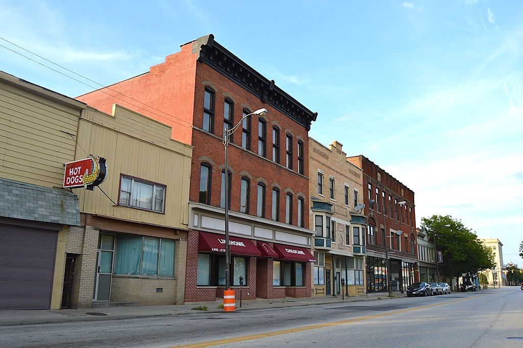 12 Top Hotels in Cleveland near Lorain Avenue