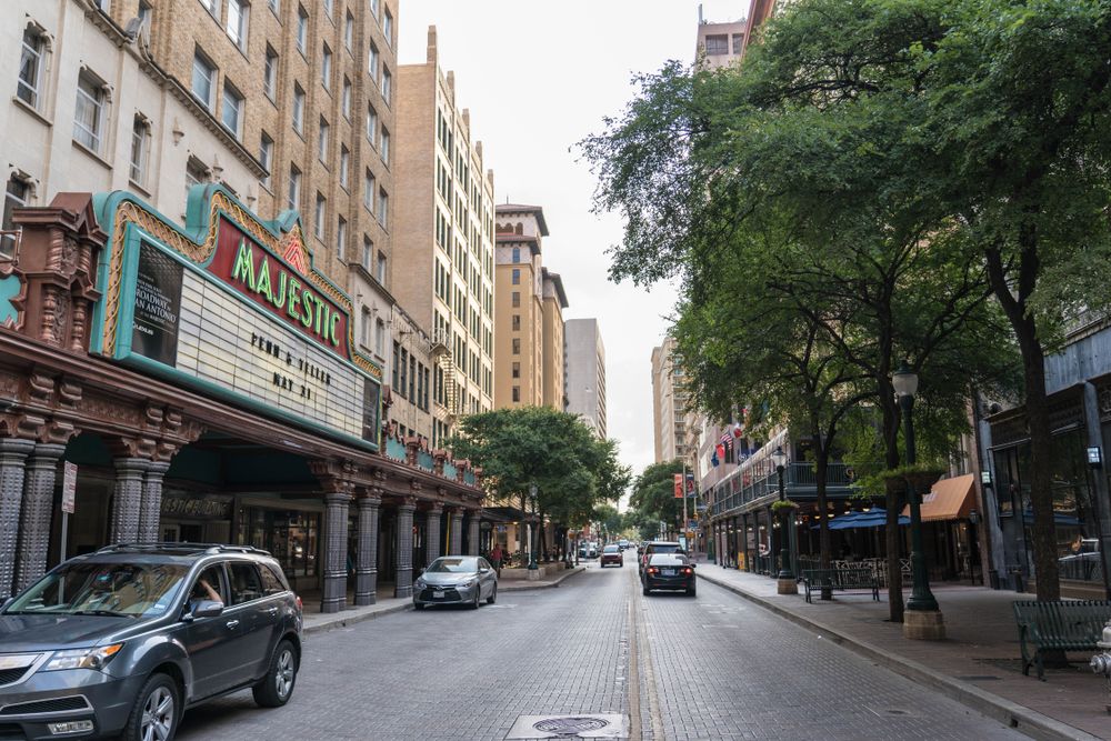15 Best Hotels in San Antonio near Broadway