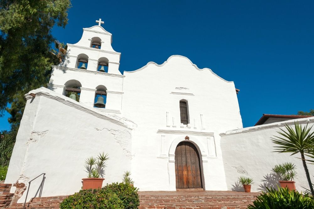 6 Best Hotels near Mission San Diego De Alcala