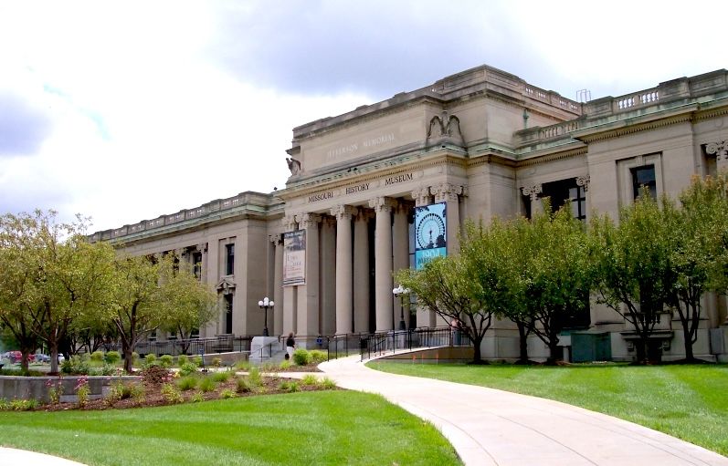 14 Top Hotels in St Louis near History Museum