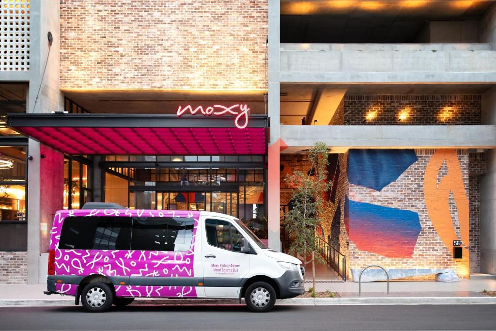 Find the best hotels near your favorite destinations Image