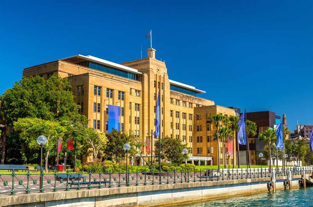 Find the best hotels near your favorite destinations Image