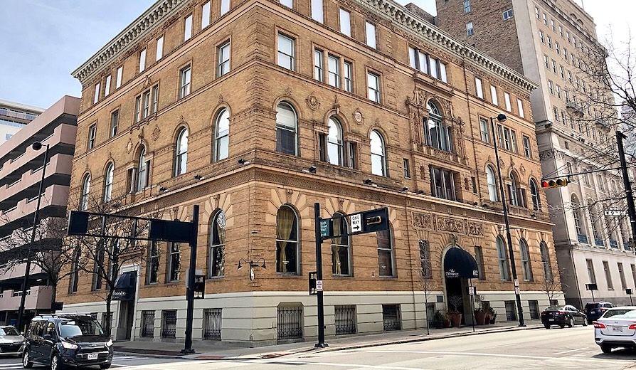 15 Top Hotels in Cincinnati near the Phoenix
