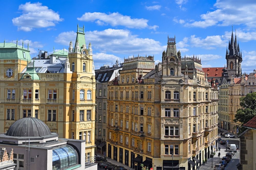 Find the best hotels near your favorite destinations Image