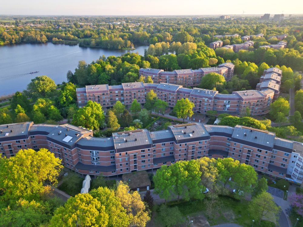 Find the best hotels near your favorite destinations Image