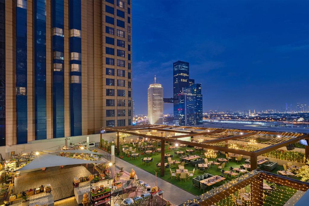 Find the best hotels near your favorite destinations Image