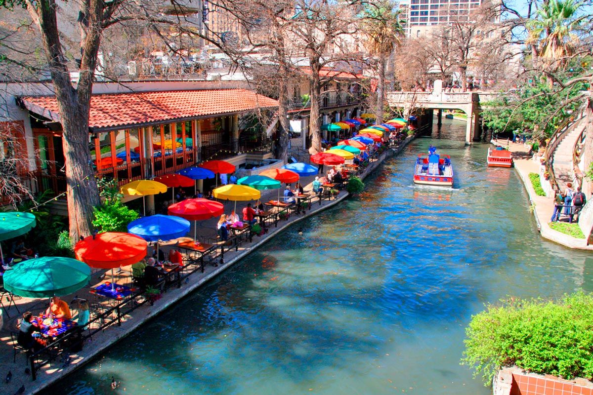 15 Best Hotels near San Antonio River Walk