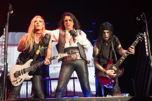 14 Top Hotels near Alice Cooper & Judas Priest Concert 2025 in Los Angeles