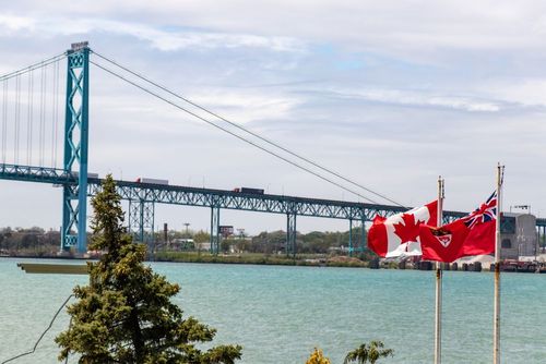 15 Best Hotels in Detroit near Canadian Border