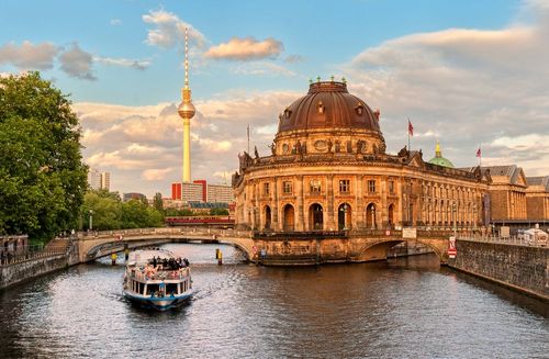 15 Best Hotels near Museum Island Berlin