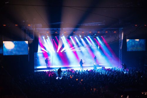 14 Best Hotels near Patti Smith Concert in Los Angeles 2025