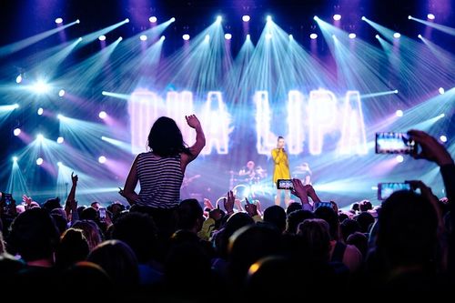 15 Top Hotels near Dua Lipa Concert 2025 in Seattle
