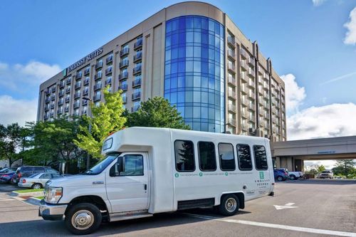 15 Best Hotels near Minneapolis Airport with Shuttle Service
