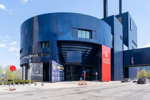 11 Best Hotels in Minneapolis near Guthrie Theater