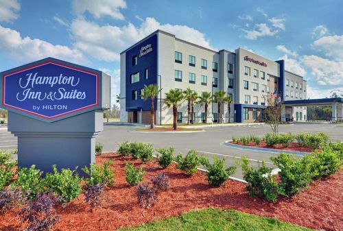 2 Top Hotels in Jacksonville near Oakleaf Plantation