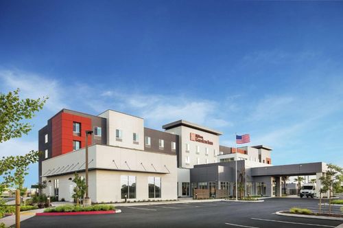 8 Best Hotels near Sacramento Airport with Free Parking