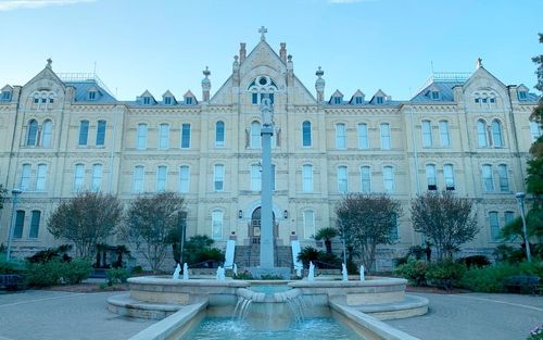 15 Best Hotels in San Antonio near St Mary's University