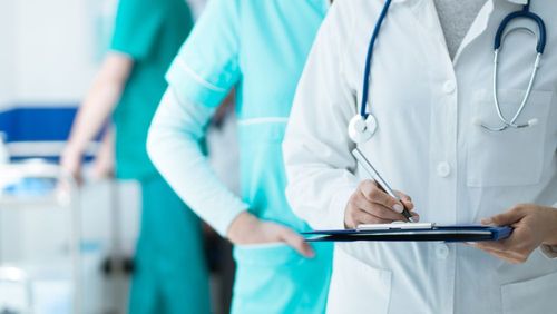 8 Top Hotels in Cincinnati near Drake Hospital