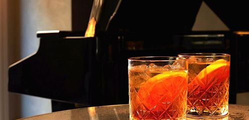 11 Top Hotels in Orlando near Howl at the Moon