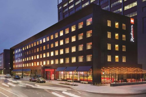 14 Best Hotels in Minneapolis near U.S. Bank Stadium with Parking