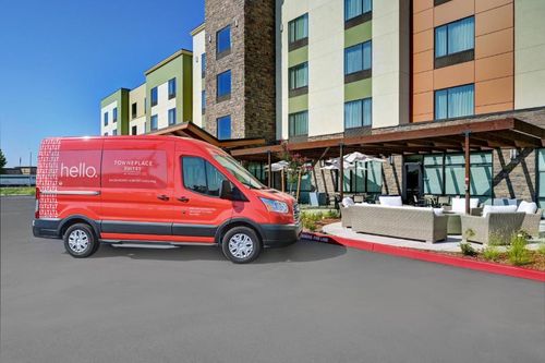 8 Best Hotels near Sacramento Airport with Free Shuttle