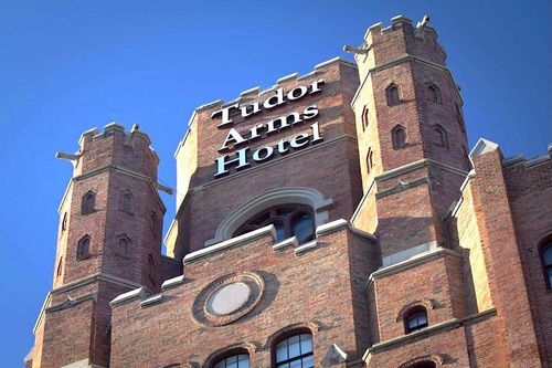 8 Best Hotels in Cleveland near the Tudor Arms