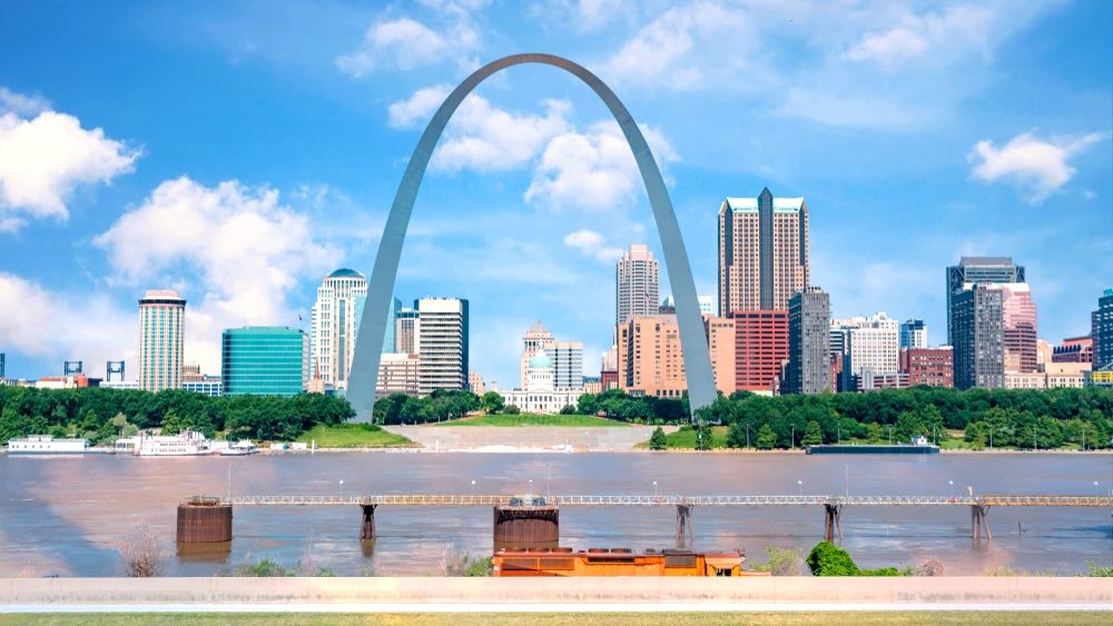 15 Top Hotels in St Louis near West End