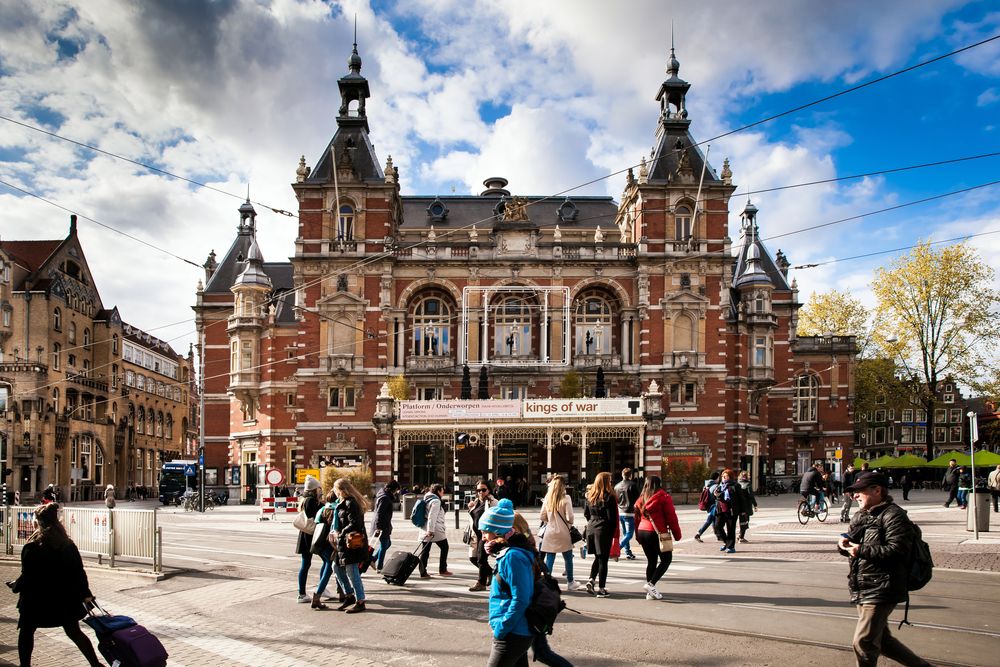 Find the best hotels near your favorite destinations Image